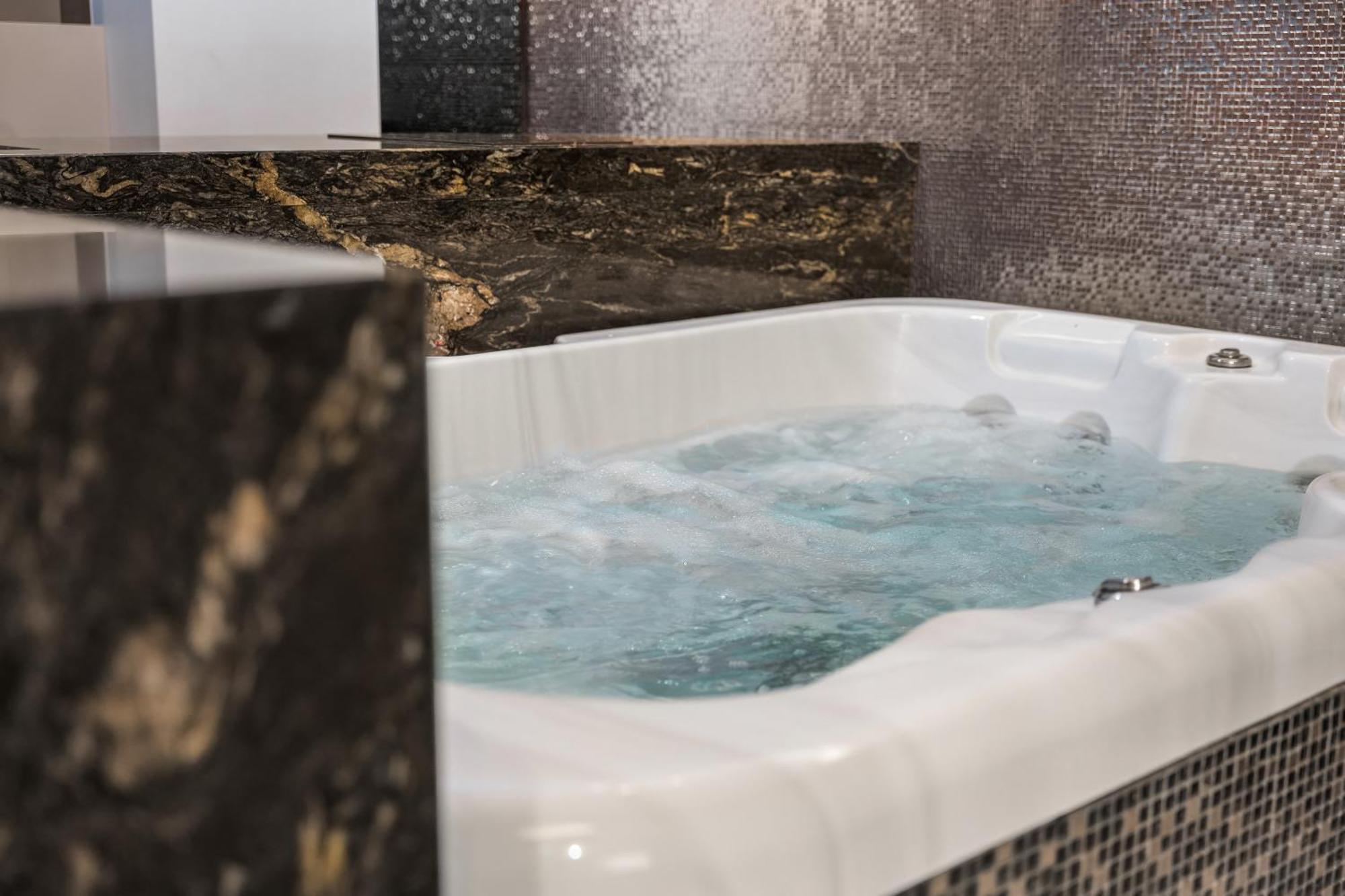 Secret Lounge - Cozy Studio With Sauna And Jacuzzi Βίλνιους Εξωτερικό φωτογραφία